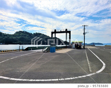 片側かたそば港付近の風景　カーフェリー 95783880