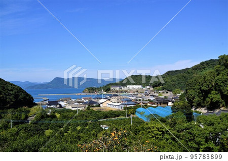 片側かたそば港付近の風景　カーフェリー 95783899