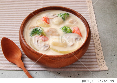 クリームシチュー 95784149