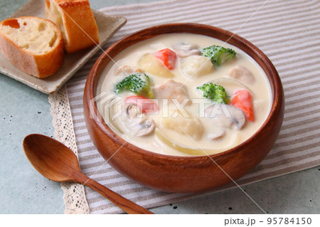 クリームシチュー 95784150