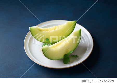 切り分けたアールスメロン 切り分けたアールスメロン 95784779