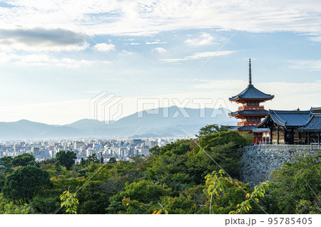 【京都府】穏やかな時間が流れる清水寺の三重塔 95785405