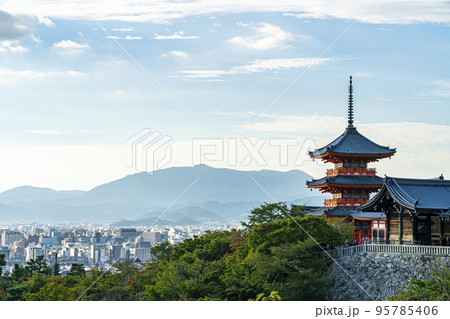 【京都府】穏やかな時間が流れる清水寺の三重塔 95785406