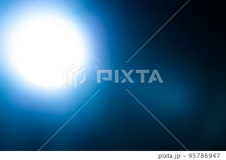 White lens flares overlay on black background. Spherical Optical Light leak. 95786947