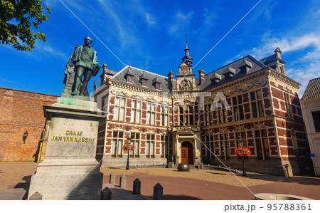 Juan VI de Nassau and Utrecht University Hall Juan VI de Nassau and Utrecht University Hall 95788361