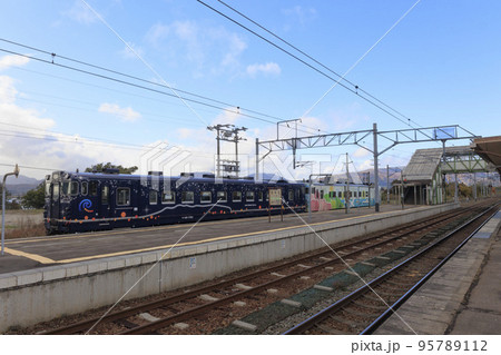 【JR七飯駅】駅舎、ホームの様子(入場券購入の上撮影) 【JR七飯駅】駅舎、ホームの様子(入場券購入の上撮影) 95789112