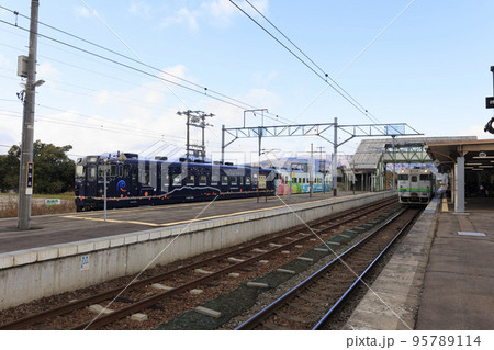 【JR七飯駅】駅舎、ホームの様子(入場券購入の上撮影) 【JR七飯駅】駅舎、ホームの様子(入場券購入の上撮影) 95789114