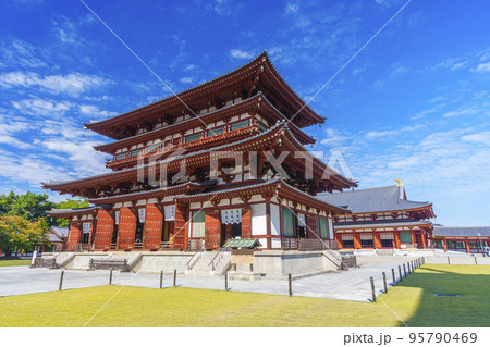 素晴らしい佇まいの奈良・薬師寺金堂 95790469