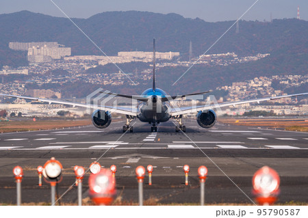 《大阪府》航空機・大阪国際空港 《大阪府》航空機・大阪国際空港 95790587