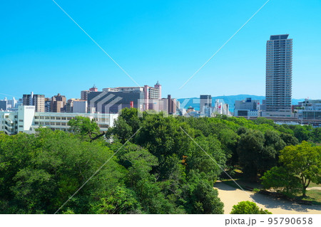 【日本100名城】明石城　東ノ丸から見た三ノ丸と明石市街2　兵庫県明石市 95790658