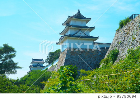 【日本100名城】明石城 南帯曲輪から見た巽櫓と坤櫓1 兵庫県明石市 【日本100名城】明石城 南帯曲輪から見た巽櫓と坤櫓1 兵庫県明石市 95790694