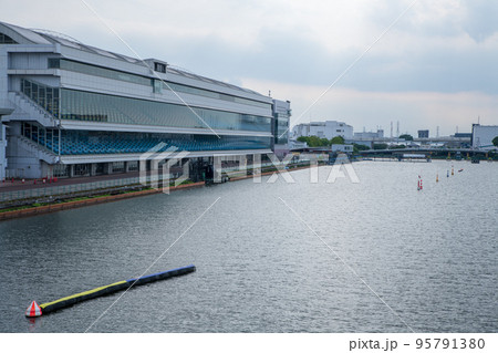戸田公園大橋からの風景 戸田漕艇場の眺め  戸田公園大橋からの風景 戸田漕艇場の眺め  95791380