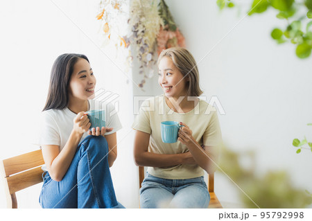 双子の姉妹　デニム 95792998