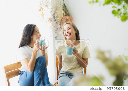 双子の姉妹　デニム 95793008