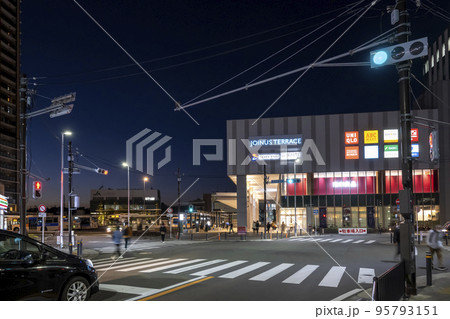横浜市旭区の都市風景　二俣川駅 95793151