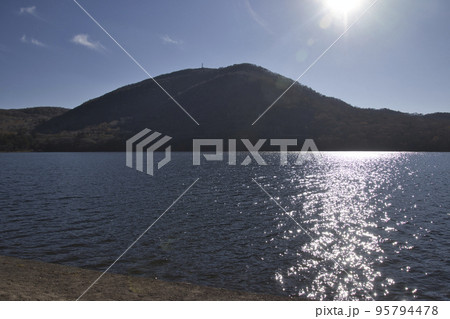 赤城山・地蔵岳と大沼　群馬県高崎市 95794478