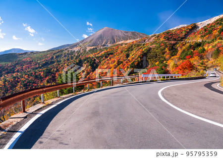 《福島県》天狗の庭・磐梯吾妻スカイライン《紅葉最盛期》 95795359