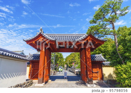 薬師寺 與樂門--こうらくもん--(奈良県奈良市西ノ京町) 薬師寺 與樂門--こうらくもん--(奈良県奈良市西ノ京町) 95798056