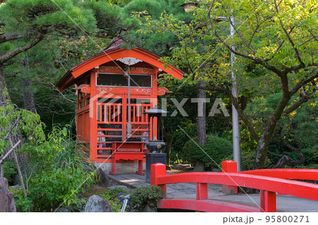 東京都日野市 高幡不動尊 弁天堂 95800271