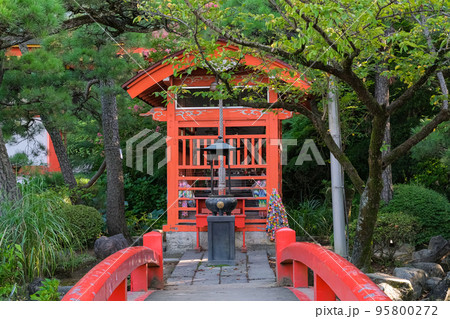 東京都日野市 高幡不動尊 弁天堂 95800272
