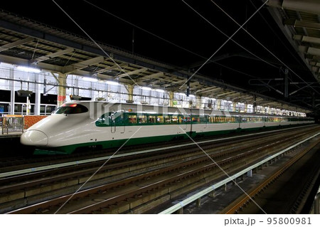 200系リバイバルカラーを纏った…E2系新幹線 東北新幹線・福島駅 200系リバイバルカラーを纏った…E2系新幹線 東北新幹線・福島駅 95800981