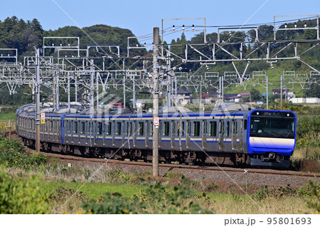 総武本線　佐倉ー物井　JR東日本　E235系1000番台　J-10編成（鎌倉） 95801693