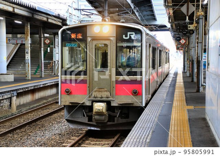 秋田新幹線の終着駅… 城下町・県都『秋田駅』に停まる701系 秋田新幹線の終着駅… 城下町・県都『秋田駅』に停まる701系 95805991
