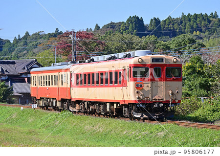 いすみ鉄道　西畑ー総元　いすみ鉄道　キハ28-2346+キハ52-125 95806177