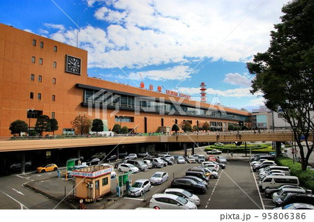杜の都の玄関口… ペデストリアンデッキが画に為る『仙台駅』 95806386