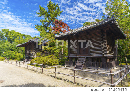 唐招提寺　経蔵と宝蔵（奈良県奈良市） 95806456