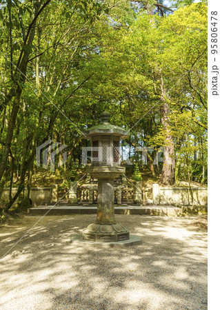 唐招提寺 鑑真和上の墓所 開山御廟 唐招提寺 鑑真和上の墓所 開山御廟 95806478