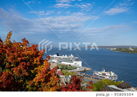 ケベックシティーの紅葉 ケベックシティーの紅葉 95809304