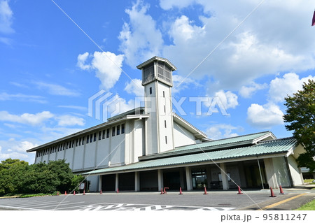 愛知県陶磁美術館の本館 95811247