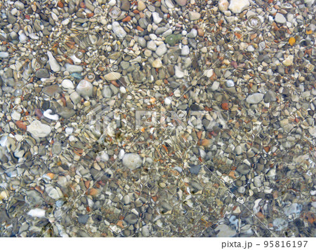 Sea pebbles under water Sea pebbles under water 95816197