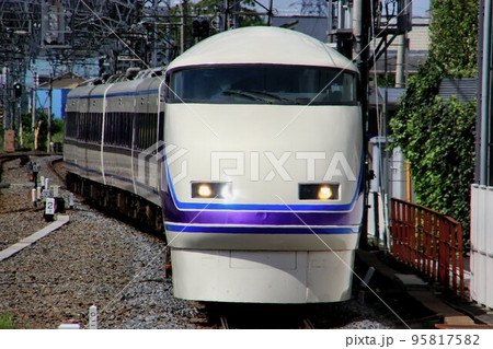 日光路を快走…豪華特急で日光・鬼怒川へ　東武特急『スペーシア』100系 95817582