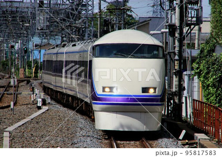 日光路を快走…豪華特急で日光・鬼怒川へ　東武特急『スペーシア』100系 95817583