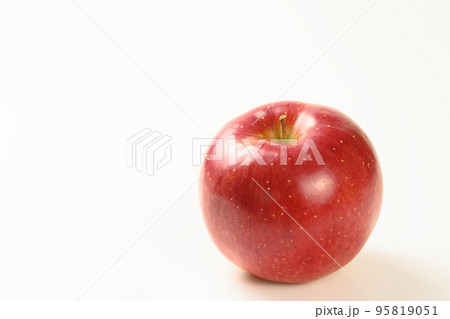 シナノスイート 【りんご】 【白バック】 95819051