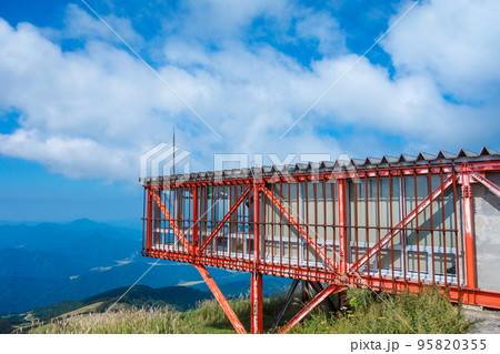 「能楽の里牧場」跡地からの絶景 福井県池田町水海 「能楽の里牧場」跡地からの絶景 福井県池田町水海 95820355