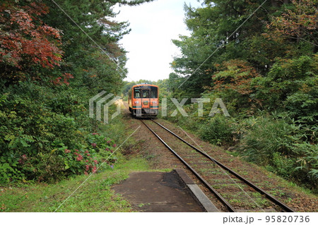 津軽鉄道　毘沙門駅【青森県五所川原市】 95820736