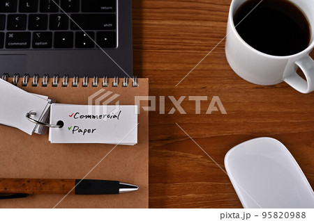 Commercial Paperと書かれた単語帳とコーヒーとマウス Commercial Paperと書かれた単語帳とコーヒーとマウス 95820988