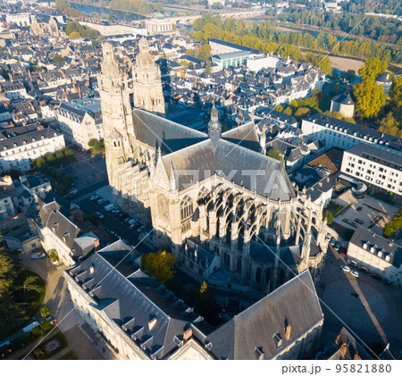 Aerial view on Tours Cathedral 95821880