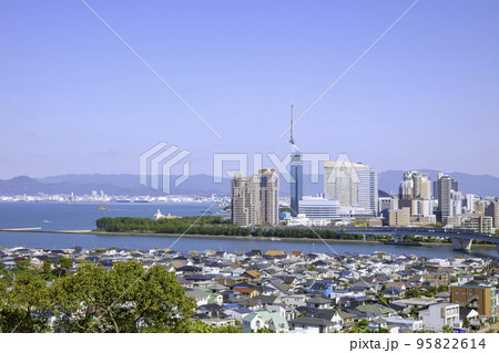 美しい福岡の都市風景 95822614
