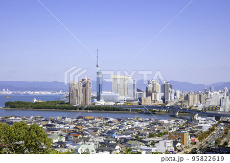 美しい福岡の都市風景 95822619