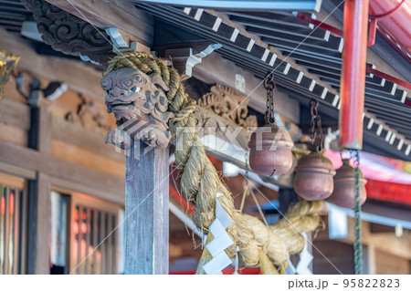 金蛇水神社　金蛇弁財天社　木鼻彫刻　鈴　本坪鈴　しめ縄 95822823