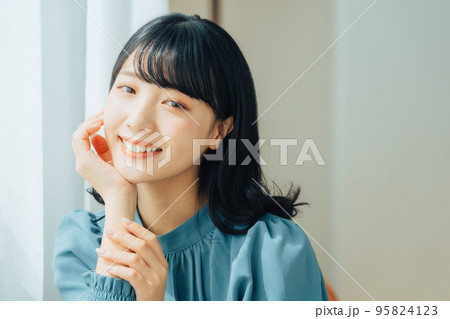 若い女性のビューティーイメージ 若い女性のビューティーイメージ 95824123