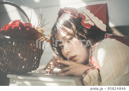 優しい日差しの中で 95824846
