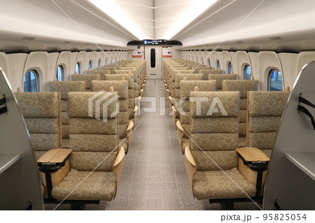 西九州新幹線N700S系かもめ(電車内:3号車-普通車指定席) 西九州新幹線N700S系かもめ(電車内:3号車-普通車指定席) 95825054