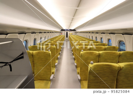 西九州新幹線N700S系かもめ（電車内：4号車-普通車自由席） 95825084