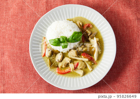 グリーンカレー　タイカレー　タイ料理　カレー　カレーライス　 95826649