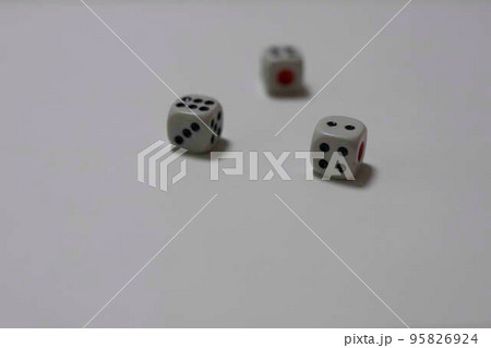 3個のサイコロ 3個のサイコロ 95826924